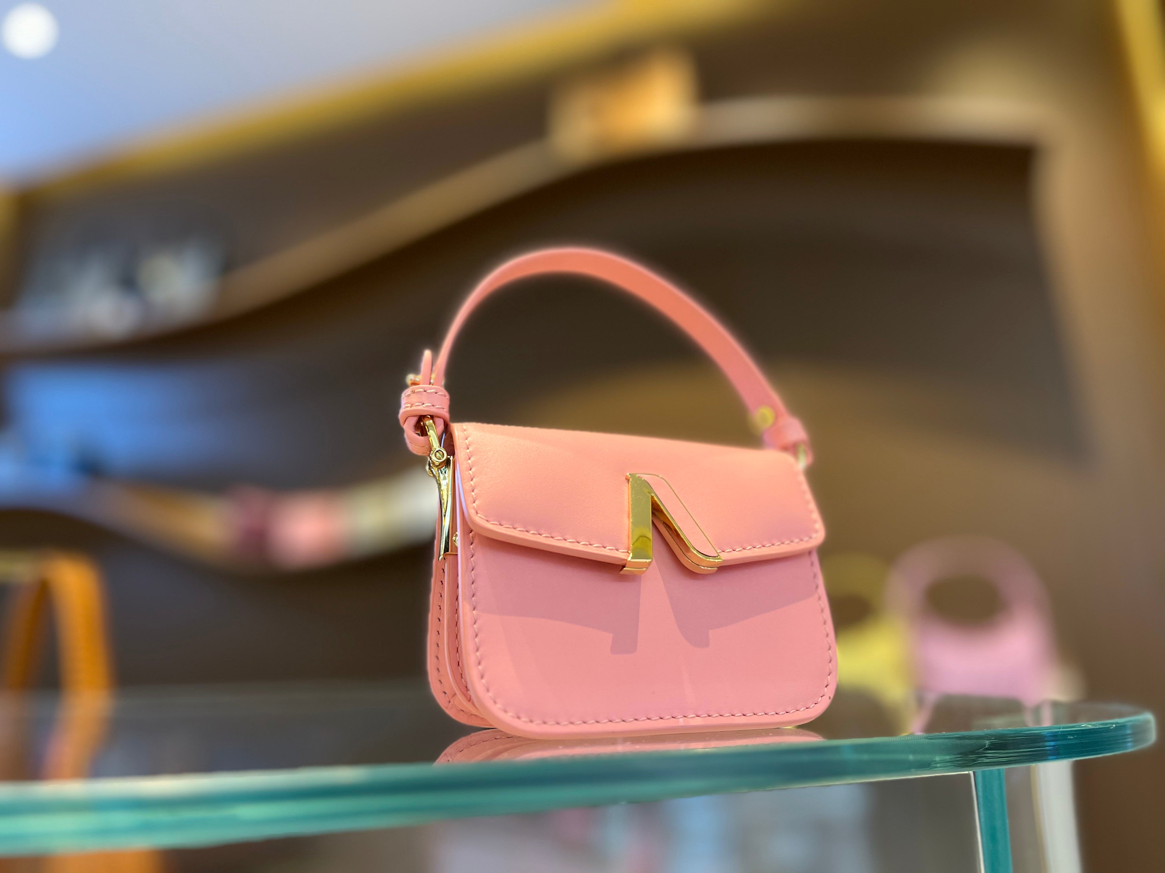 Make A Style Statement With Luxury Bags From ABARA's Summer 2023